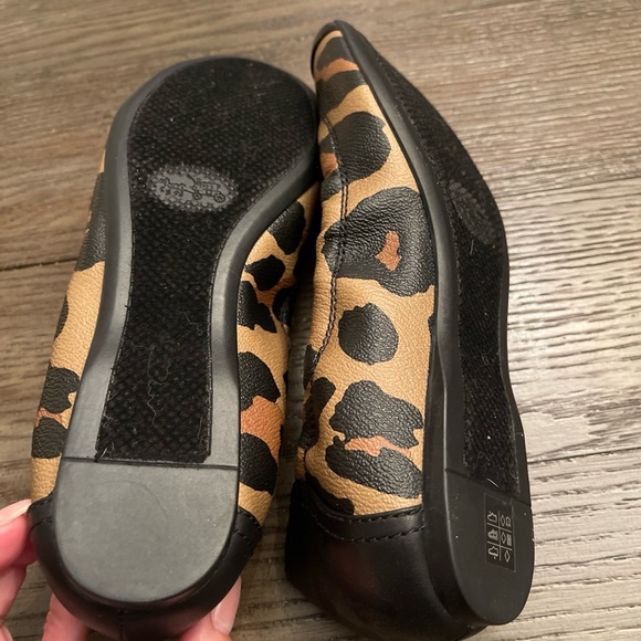 Coach Leopard pattern flats - Picture 7 of 10